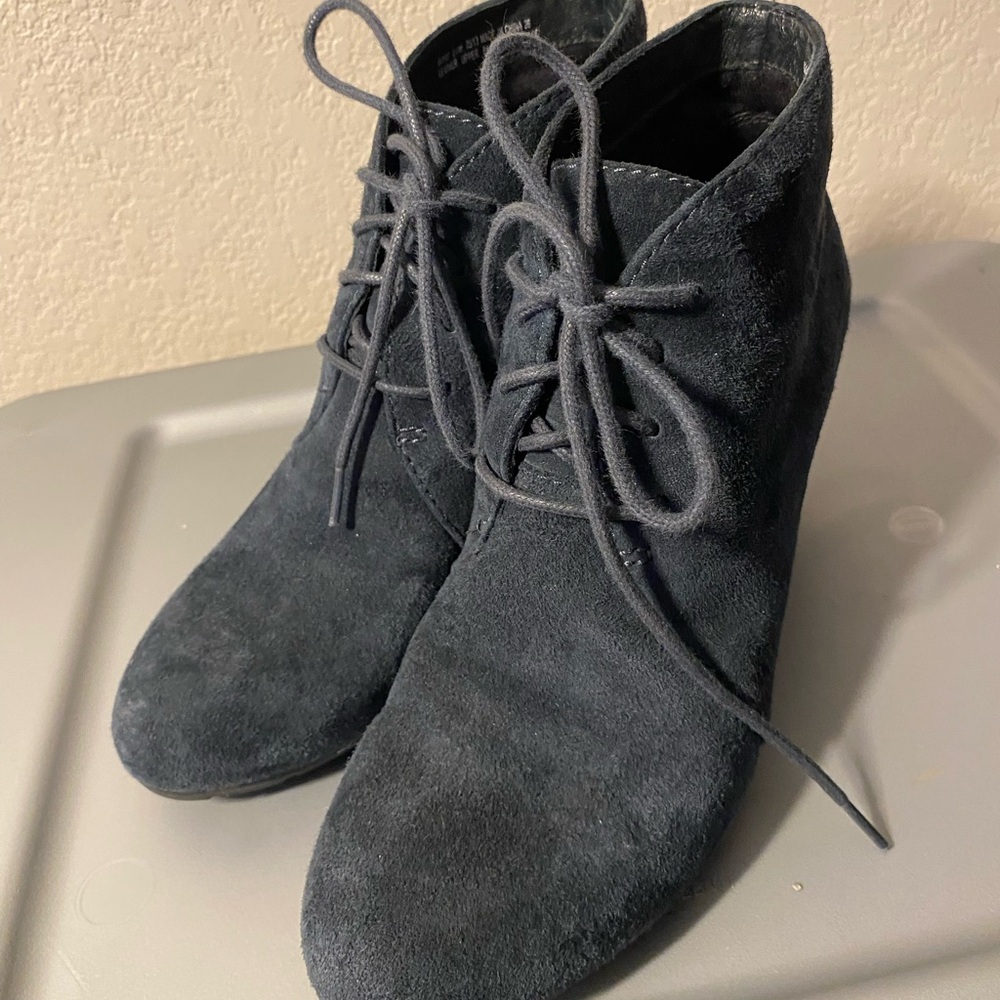 Clarks Women's Suede Ankle Boots - Dark Gray Size 5.5